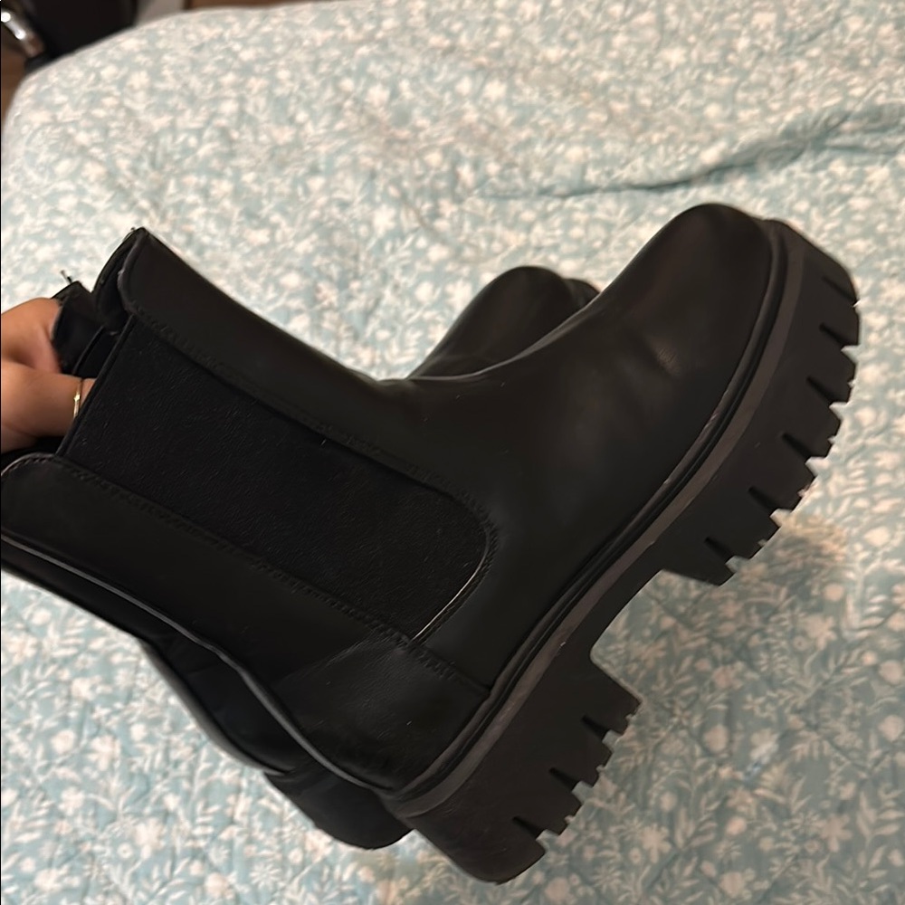 Black Chunky Chelsea Boots
